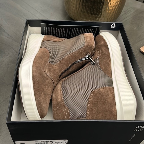 Naturalizer Sweet Wood Tisha Leather Boot - Women - Picture 2 of 8